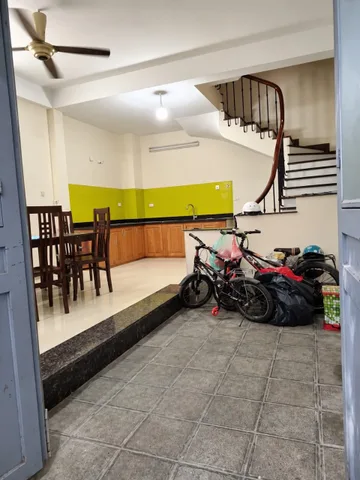 Cho thuê Nhà riêng 4 tẫng x 35m2 giá 9 triệu tại Đường Bồ Đề Phường Bồ Đề Quận Long Biên Hà Nội