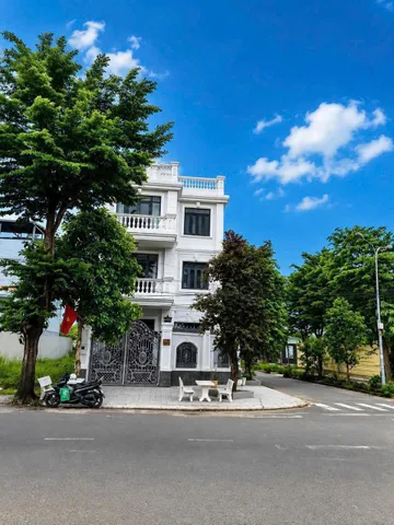 Bán Nhà riêng 148m2 có sẵn 148 m2 thổ cư giá 17.6 tỷ tại đường Liên Phường Phường Phú Hữu Quận 9 TP. Hồ Chí Minh