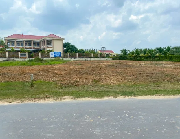 KẸT TIỀN BÁN GẤP 1000M2 MT ĐƯỜNG 12M THỔ CƯ, SÁT 3 CỤM KCN, SÁT CHỢ, TTHC Thành Phố - 380TR