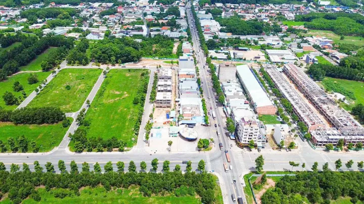 Bán Nhà riêng 150m2 có sẵn 300 m2 thổ cư giá 4.3 tỷ tại Phường Phú Hòa Thành phố Thủ Dầu Một Bình Dương