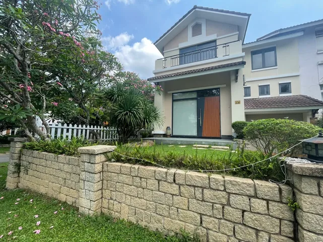 BÁN BIỆT THỰ KHU COMPOUND THẢO NGUYÊN - QUẬN 9 - 240M2 ĐẤT- 4 TẦNG- 18 TỶ