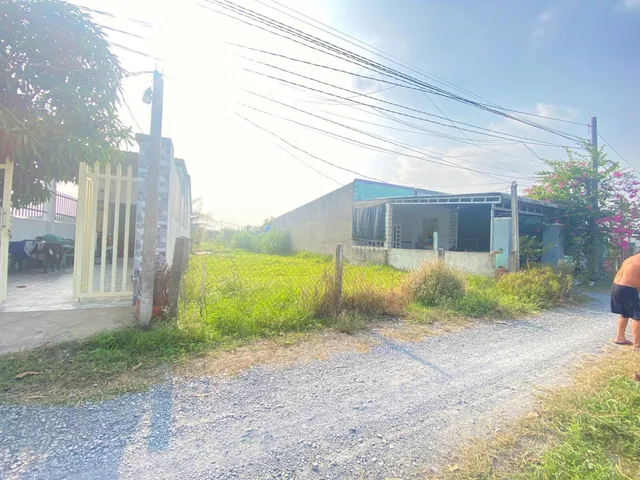 Bán Đất 405m2 có sẵn 428 m2 thổ cư giá 850 triệu tại Đường Bàu Sen Xã Hòa Khánh Đông Huyện Đức Hòa Long An