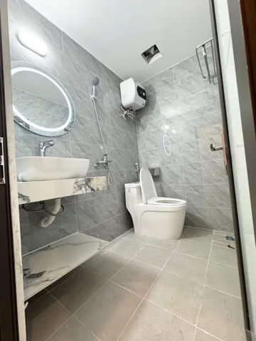 Bán Nhà riêng 38m, 5 tầng full nội thất, sát trường ĐH Thăng Long
