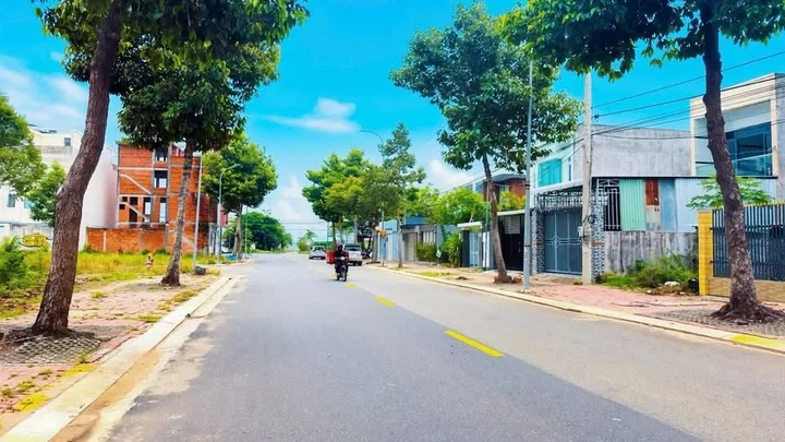 MẶT TIỀN TRẦN HƯNG ĐẠO – 285M² CHỈ 2,65 TỶ | NGAY COFFEE LEE – TRUNG TÂM LONG ĐIỀN, GẦN CHỢ – TRƯỜNG – UBND