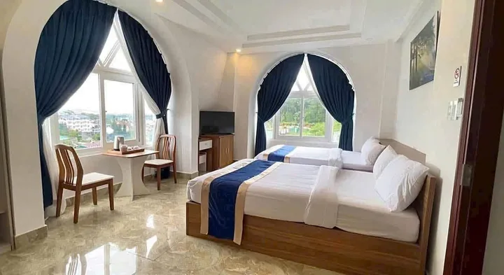 Cho thuê gấp khách sạn 13 phòng và mặt bằng nhà hàng giá 60 triệu tại Đường Triệu Việt Vương Phường 4 Thành phố Đà Lạt Lâm Đồng