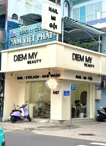 SANG NHƯỢNG TIỆM NAIL – MI – GỘI TRÊN TRỤC ĐƯỜNG CHÍNH MẶT TIỀN GÓC 687 LẠC LONG QUÂN, QUẬN TÂN BÌNH