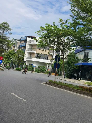 ⛳Bán Lô Mặt Bình Than, Bồ Sơn, Võ Cường Nhìn Trường Kinh Bắc, Mt 4.5m Dt 77 Giá 14.5 Tỷ lh e Điệp 0395777369