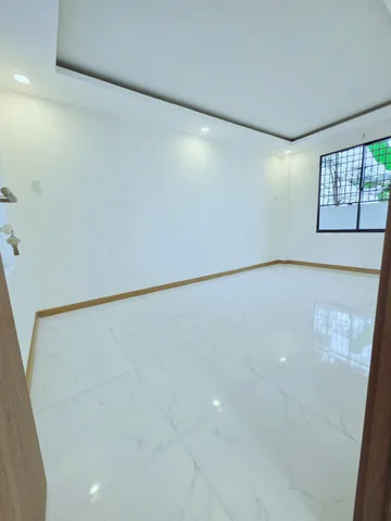Bán Nhà 2 Tầng hẻm 5m Cạnh Mặt Tiền Xóm Chiếu chỉ 70m , cạnh KĐT Vĩnh Điềm Trung. Dt 65.8m2. Giá 3.850ty