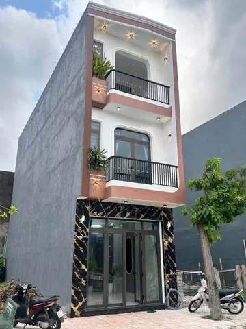 Chủ Cần Tiền Giảm Giá Còn 4,6 tỷ cho căn nhà 2 Lầu 
Tại An Phú Thuận An Bình Dương. Nhà Mới