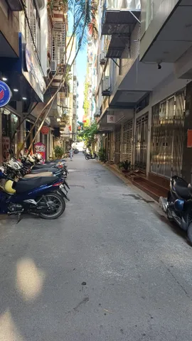 Bán nhà phố Phạm Văn Đồng 40m² – phân lô – ô tô tránh – vị trí thuận tiện, giá hấp dẫn
