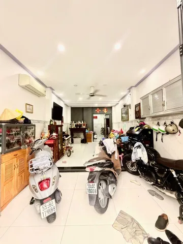 TRUNG TÂM TÂN PHÚ GIÁP Q11, TÂN BÌNH - CÁCH 15M RA MẶT TIỀN ĐƯỜNG. 4M x 15M VUÔNG VỨC, SỬ DỤNG ĐẾN 61M2