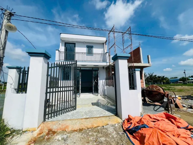 Bán Nhà riêng 100m2 có sẵn 100 m2 thổ cư giá 1.75 tỷ tại Xã Mỹ Hạnh Bắc Huyện Đức Hòa Long An