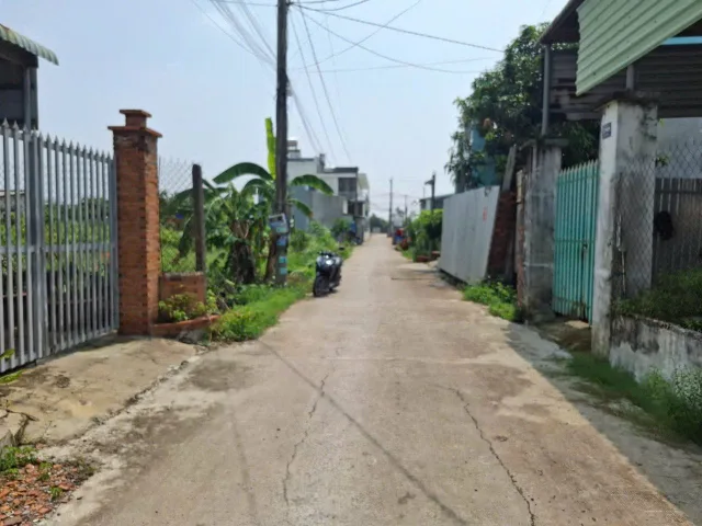Bán Đất 200m2 có sẵn 200 m2 thổ cư giá 1.49 tỷ tại Xã Mỹ Hạnh Bắc Huyện Đức Hòa Long An