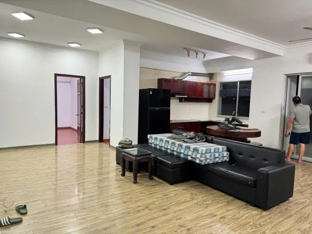Cho thuê Căn hộ chung cư 136m2 giá 14 triệu tại Đường Đốc Ngữ Phường Đội Cấn Quận Ba Đình Hà Nội