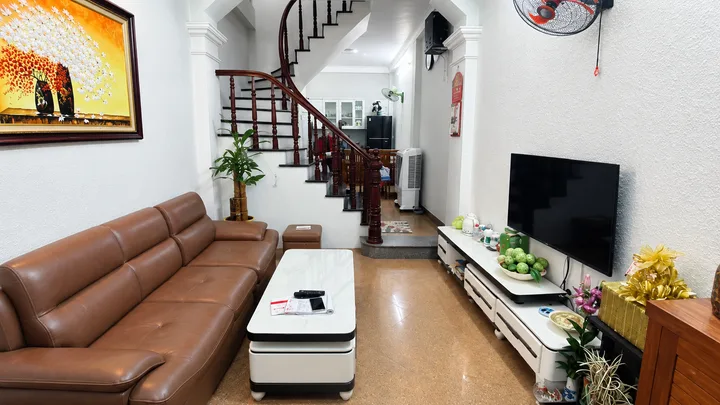 Cho thuê nhà ngõ 84 YÊN HOÀ, Cầu Giấy. 15 triệu/ tháng. Ưu tiên: Hộ gia đình, Nhóm ít người.