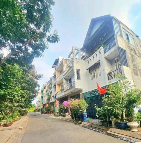 Bán nhà mặt tiền đường 4C KDC Êm Đềm, Linh Xuân, 120m², 5PN, giá 7.8 tỷ