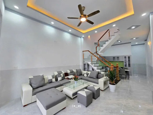 Xuất Hiện Nhà 1 Trệt 1 Lầu Mới Xây Gần Cổng 2 Sân Bay Biên Hòa, Cuối Đường Huỳnh Văn Nghệ Chỉ 1tỷ580 Còn Thương Lượng.