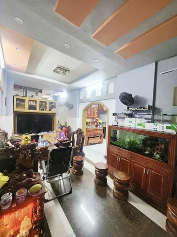 Gần MT Q8 - 47m2 - 4PN 3WC - Hướng Đông - SHR - 8.X 🧄