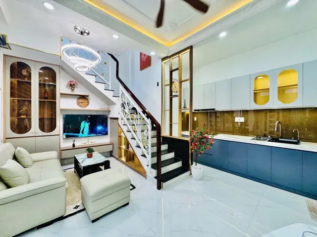 Nhà đẹp Thích Quãng Đức - Phú Nhuận
● 5 tầng | 3PN | 4WC | Sân thượng.