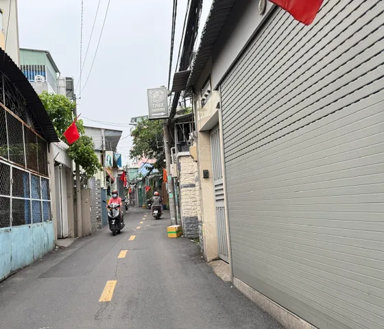 Nhà Lê Văn Việt - Tăng Nhơn Phú - 81m2 (5.6x15) - giá 4.6 tỷ