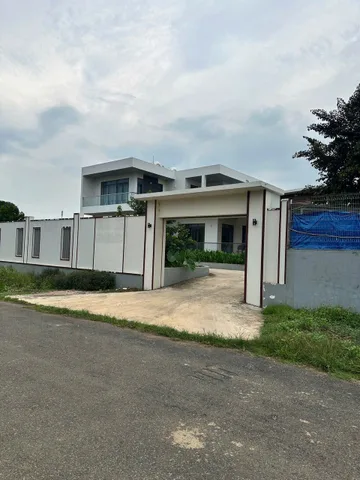 Bán căn biệt thự siu VIP có 300m thổ . Đường Bình Giã
