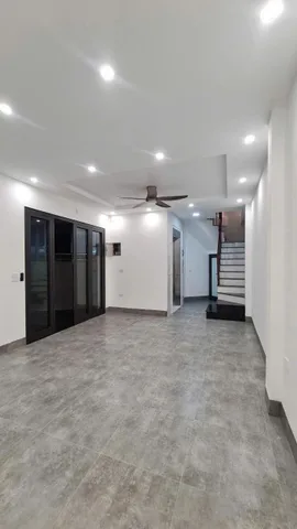 Bán nhà Võ Thị Sáu thoáng trước sau 5 tầng thang máy xây mới gần hồ.