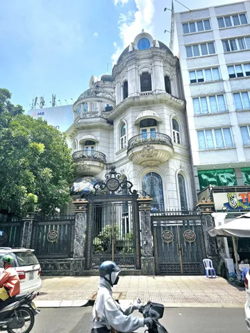 🌟 QUẬN 3 – BIỆT THỰ CAO CẤP 8 NGUYỄN THÔNG – 14.42x23M – 2 HẦM + 5 TẦNG + MÁI VÒM – HỒ BƠI – GIÁ 350 TỶ!