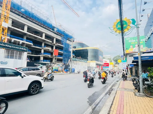KHUÔN ĐẤT VUÔNG VỨC ( NHÀ CẤP 4 ) NGAY ĐƯỜNG VÕ VĂN NGÂN – P. LINH CHIỂU, THỦ ĐỨC. DT - 89,2 M2.( NGANG 6M)
