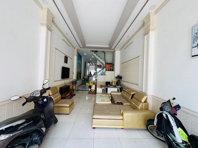 Bán Nhà gấp mặt tiền kinh doanh sầm uất giá chỉ 24 tỷ