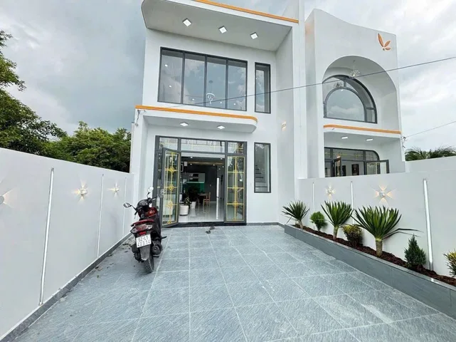 Bán nhanh căn nhà gác lửng thông tầng vừa được xây xong ngay trên trục đường chính gần chợ