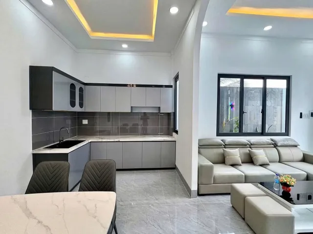 Gia đình chuyển ra Bắc, cần bán căn cấp 4 mới xây cuối Đồng Khởi