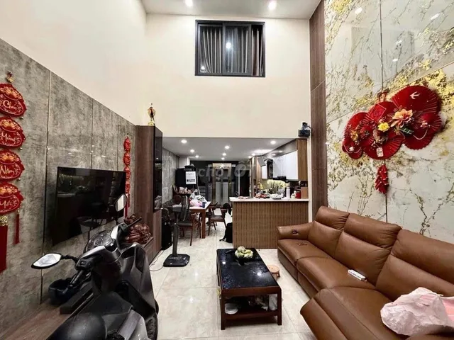 Bán nhà 5 tầng, có thang máy, đường Gò Dầu, Tân Phú, 300m tới Aeon Tân phú
