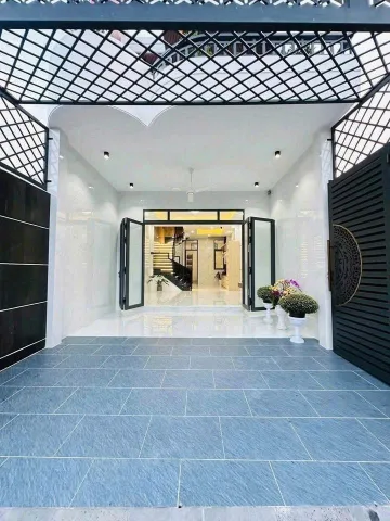 1ty650 Còn Bớt Lộc!! Cần Tiền Về Quê Bán Nhanh Căn Nhà Trệt Lầu Mới Xây Ngay Chợ