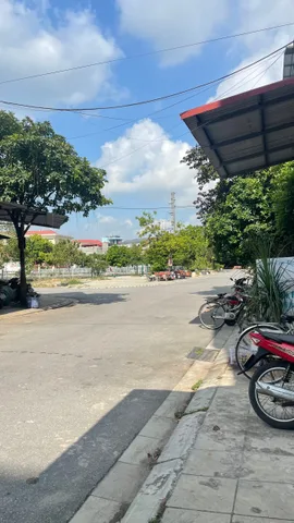 Bán Nhà riêng ở Từ Sơn 100m2 xây 3 tầng thoáng trước sau, vỉa hè rộng ô tô tránh, kinh doanh gần công viên và hồ điều hoà .