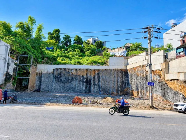 BÁN 1115m2 ĐẤT MẶT ĐƯỜNG CHÍNH HÀ LẦM,HẠ LONG