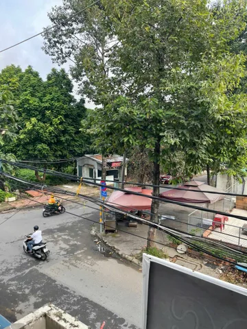 Căn hộ dịch vụ full nội thất 35m2 trong Nhà 4 tầng gần công viên, mặt tiền đường 10m khu dân cư an ninh.