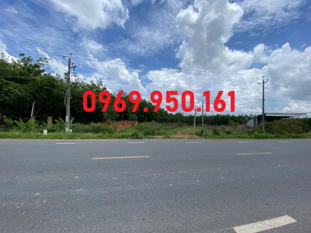 TÔI BÁN GẤP LÔ ĐẤT 20X55=1.100M2 SÁT KCN