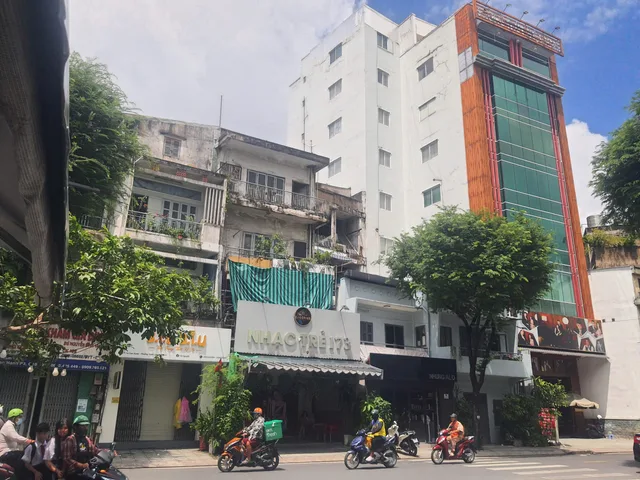 CẦN BÁN NHÀ MT 173 SƯ VẠN HẠNH Q10 — 158.7M2 (NỞ HẬU 15M) — 5 TẦNG BTCT — 76 TỶ