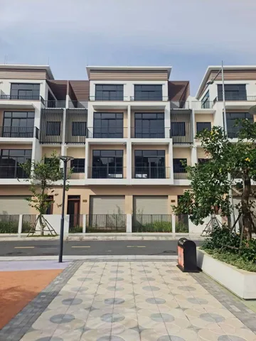 Bán giá 4.5 tỷ tại - Chọn - Xã Cần Giuộc Tây Ninh, 6x20, 4 tầng, nhận nhà ngay