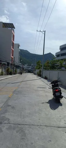 Nhà 1,5 tầng gần đường Trần Thị Sớm, khu tập thể Z753 * Cách 2/4: 200m. Dt 63m2. Giá 3.4ty