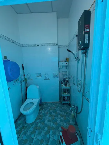 Nhà 2 tầng sau lưng đường Trần Thị Sớm, khu tập thể Z753 - đối diện trường Cao Đẳng Công Nghệ Thông Tin. Dt 43.4m2. Giá 2.050ty