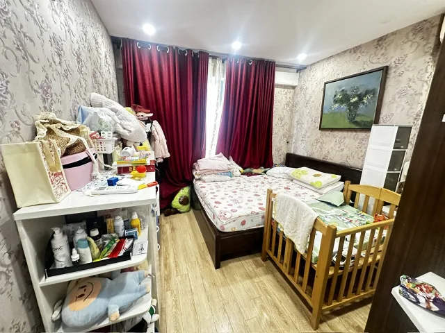 Bán chung cư Giải Phóng tầng trung thoáng sáng, 77m2, giá 7.3 tỷ, nhà đẹp ở ngay.