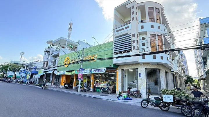 Bán Nhà riêng 95.3m2 có sẵn 95.3 m2 thổ cư giá 15.5 tỷ tại Đường Trường Sa Phường Phước Long Thành phố Nha Trang Khánh Hòa