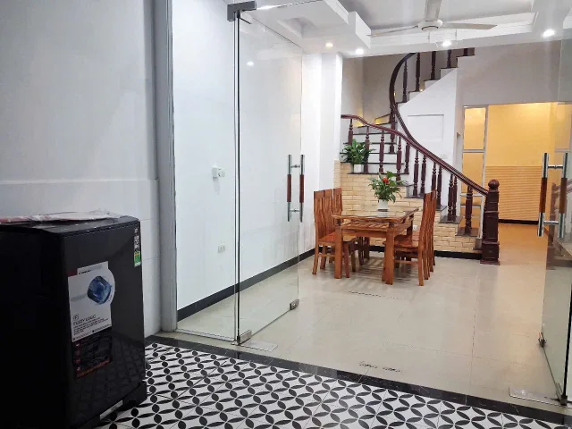 Cho thuê Nhà riêng 50m2 giá 15.5 triệu tại Tô Ngọc Vân ,Phường Quảng An Quận Tây Hồ Hà Nội