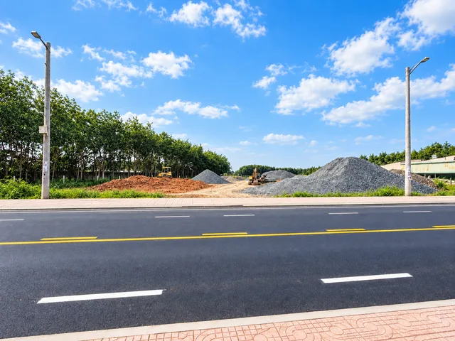 Rẻ quá rẻ, Mặt tiền đường Hương Lộ 15, 80m2, giá chỉ 1,3 tỷ.