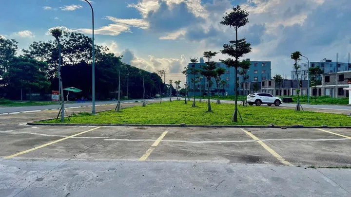 💠Bán Lô Trục Chính Nhìn Vườn Hoa Dương Húc, Đại Đồng, Tiên Du Mt 5m Dt 100m2 Giá 5.3 Tỷ lh e Điệp 0395777369