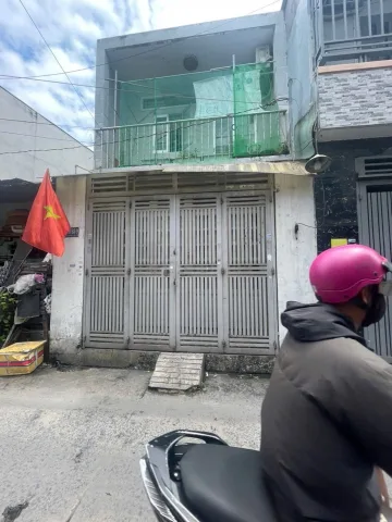 Hẻm thông khắp nơi.
- Vị trí gần Aoen Tân Phú.
- Pháp lý chuẩn
