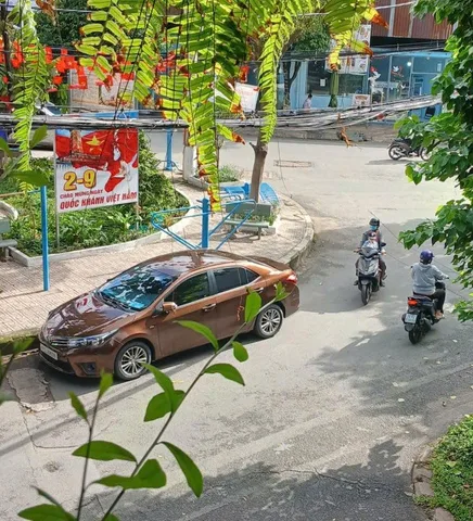 Bán Nhà riêng 72m2 có sẵn 70 m2 thổ cư giá 11.5 tỷ tại đường Cộng Hoà Phường 13 Quận Tân Bình TP. Hồ Chí Minh