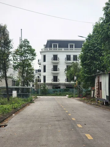 🧇Bán Lô Đẹp Yên Trung, Thụy Hoà Thông 2 Đầu Mt 5m Dt 100m2 Giá 3.2 Tỷ lh e Điệp 0395777369