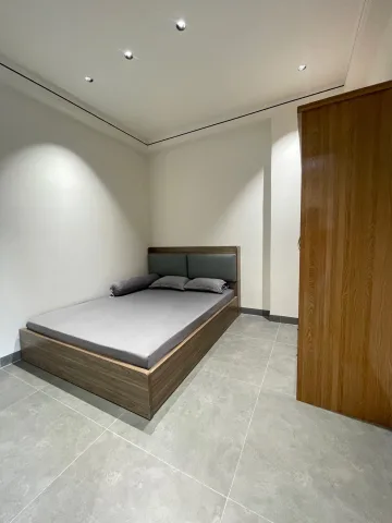 + Chính chủ xây tâm huyết, rất tỉ mỉ, có 3 phòng ngủ, 3 vệ sinh, sân để xe máy riêng, phòng khách; bếp, giếng trời, sân thượng.